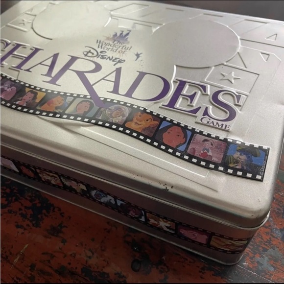 Wonderful World Of Disney Charades Game Metal Tin 1999 100% Complete Vintage - Picture 6 of 7